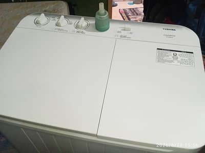 Toshiba washing machine twin tub model number VH-B800LB LAUNDRINA