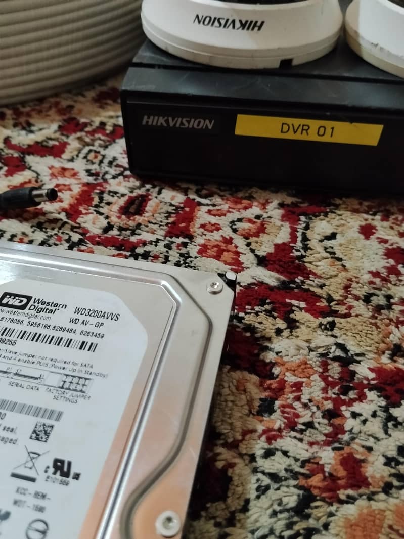 HIKVISION 1