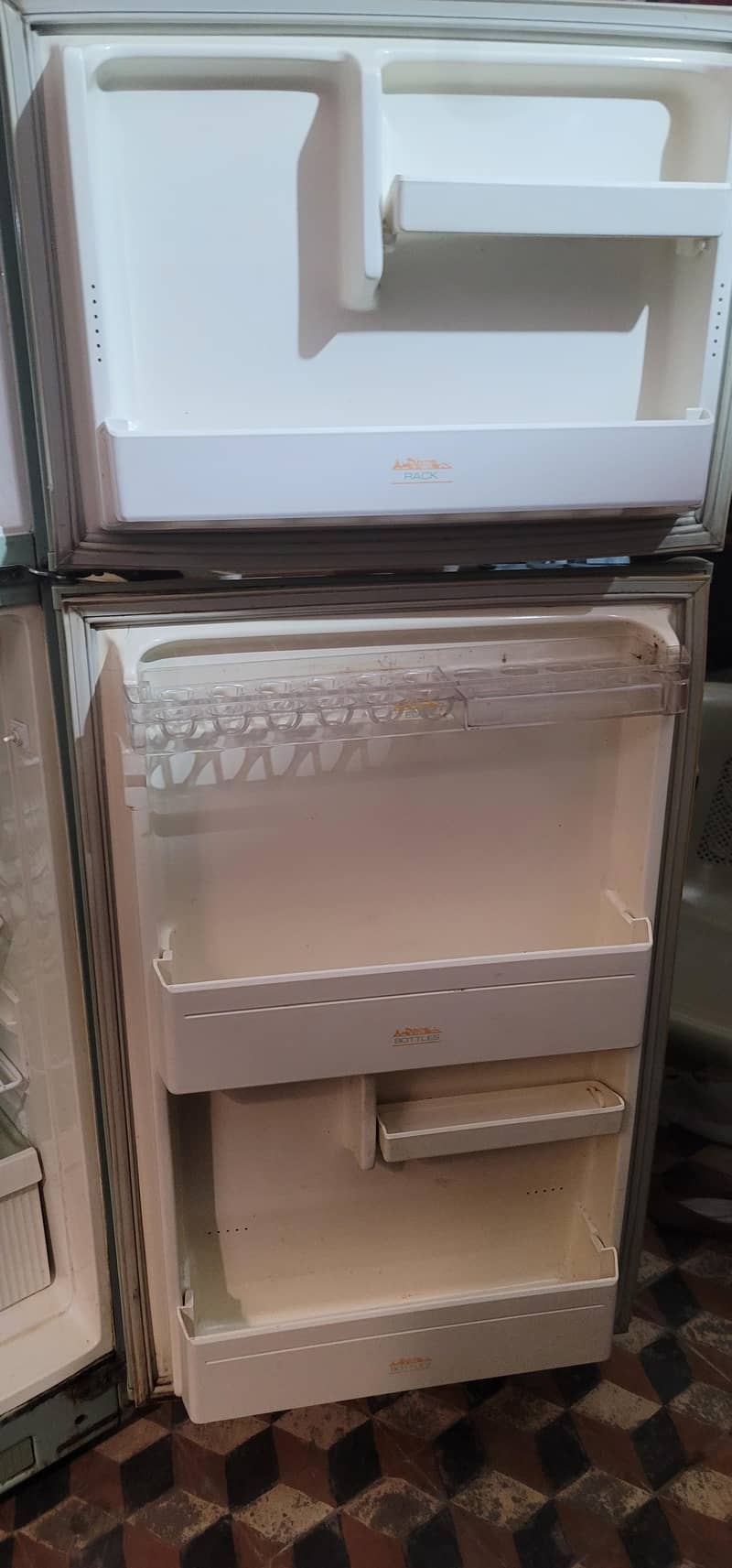 Refrigerator (Singer) 2
