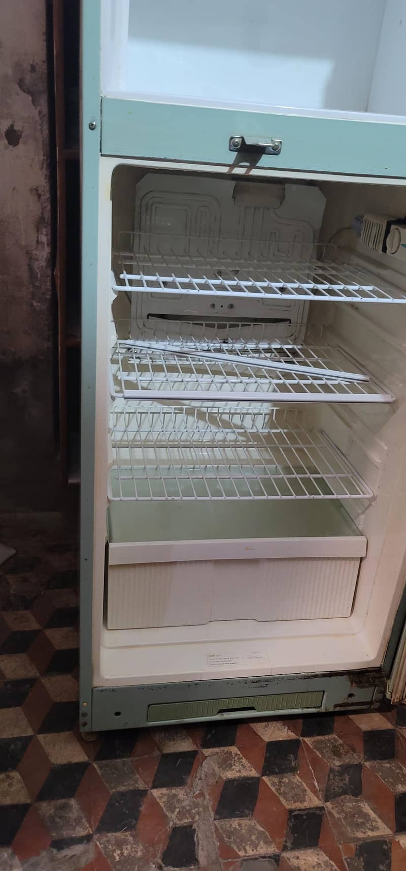Refrigerator (Singer) 3