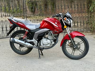 Suzuki GSX 125 2025 model only 2100kms driven first owner like new