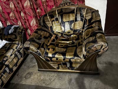 7 Seater Sofa Set (3+1+1+1) – Strong Wooden Frame – Good Condition
