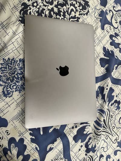 Macbook Air 2020 16gb ram 256gb ssd