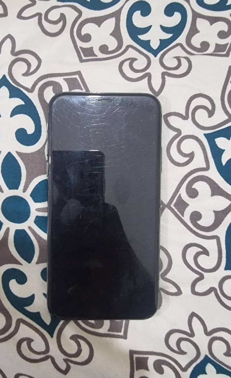 Apple iPhone XS 4