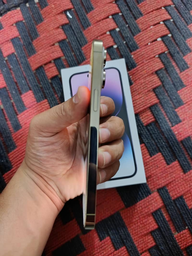 Apple iPhone 14 Pro Max 4