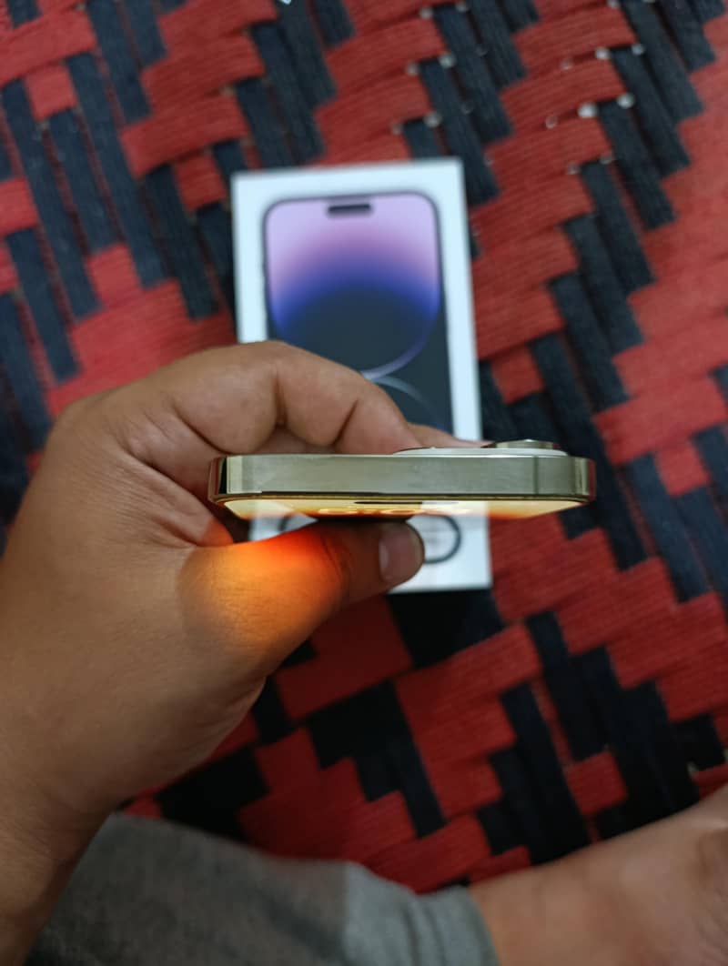 Apple iPhone 14 Pro Max 6