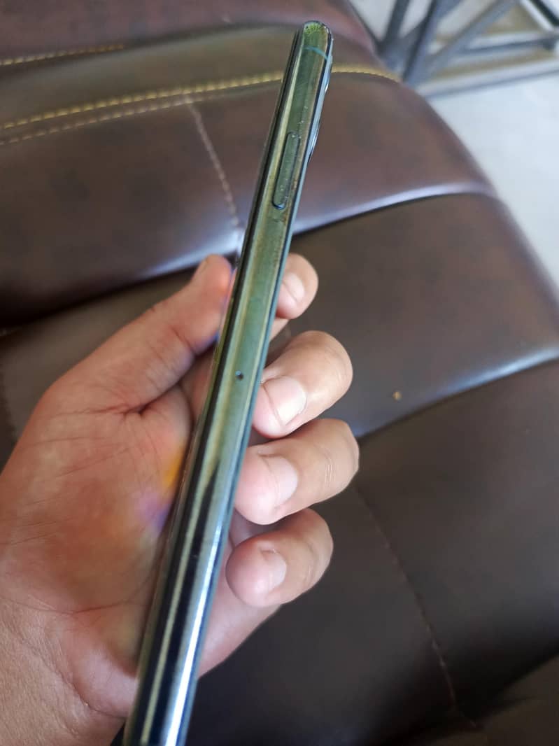 Apple iPhone 11 Pro Max 3
