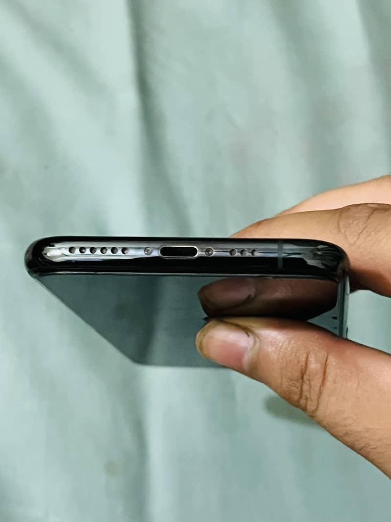 Apple iPhone 11 Pro 3