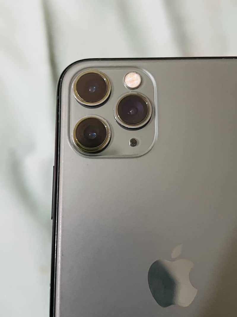 Apple iPhone 11 Pro 5