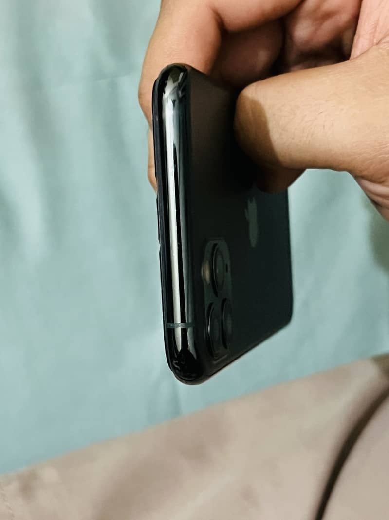 Apple iPhone 11 Pro 6