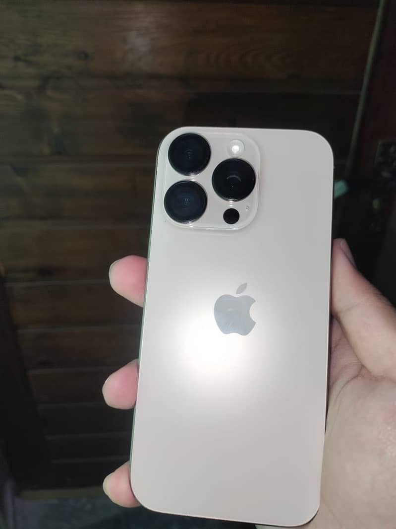 iPhone 16 pro 1