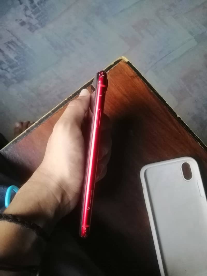 Apple iPhone XR 7