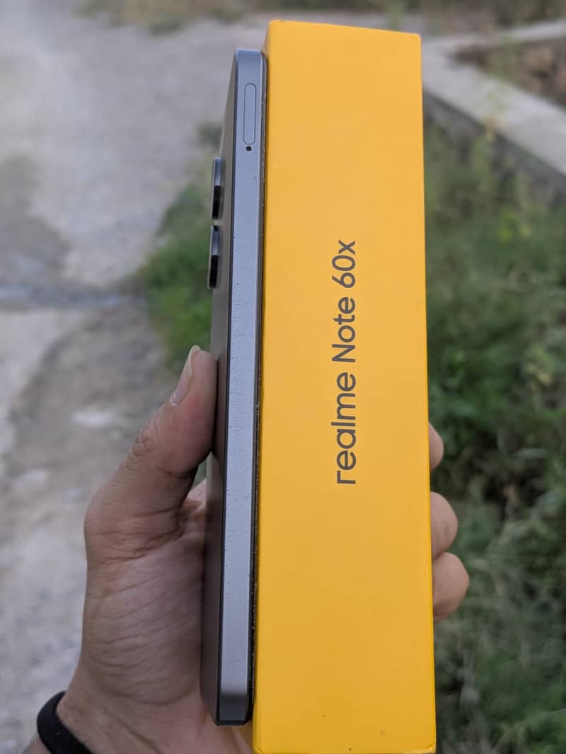 Realme Note 60x 2