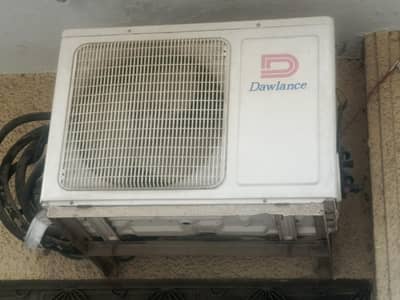 Dawlance 1.5 ton non inverter AC perfect condition