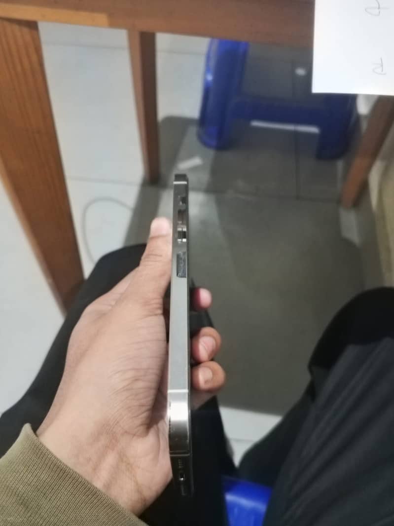 Apple iPhone 13 Pro Max 2