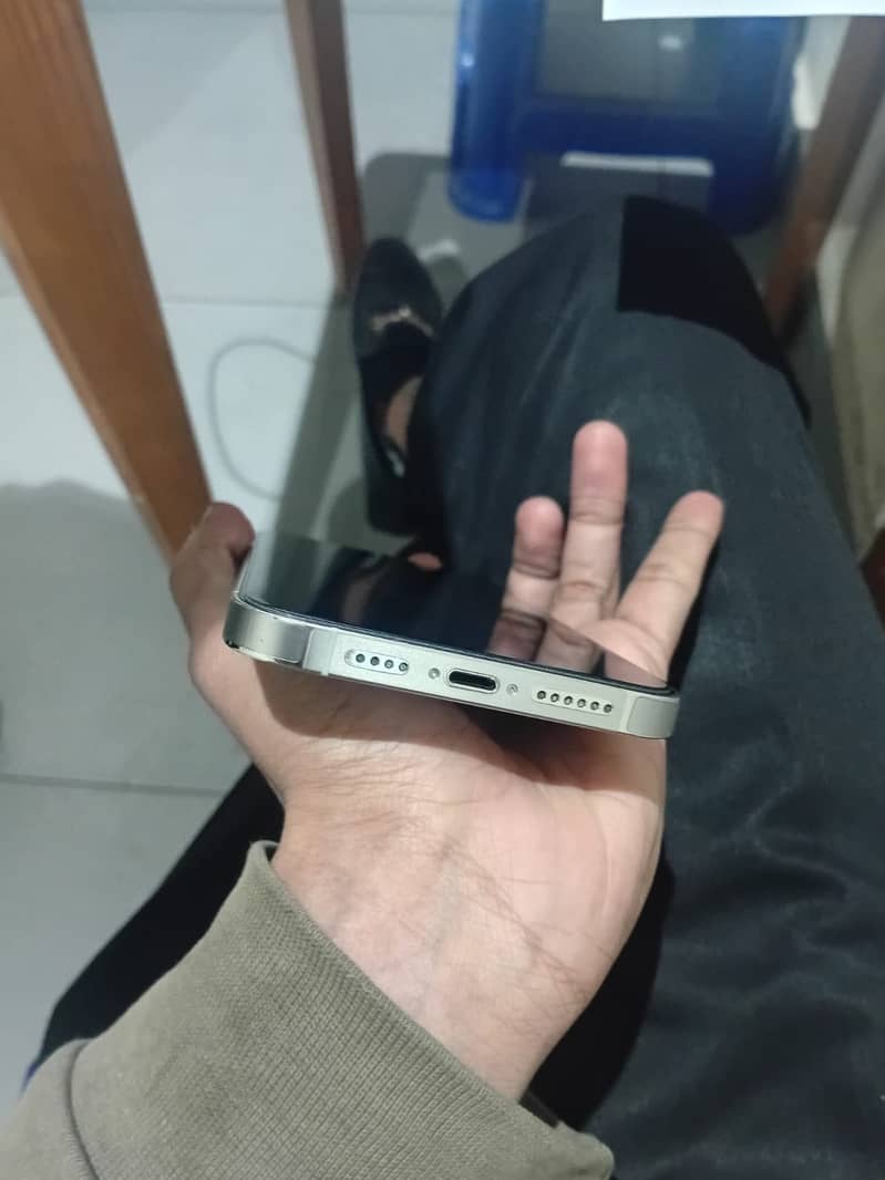 Apple iPhone 13 Pro Max 6