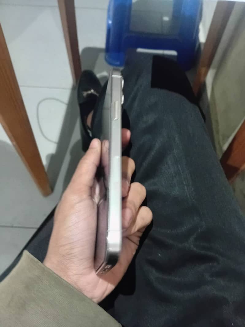 Apple iPhone 13 Pro Max 8