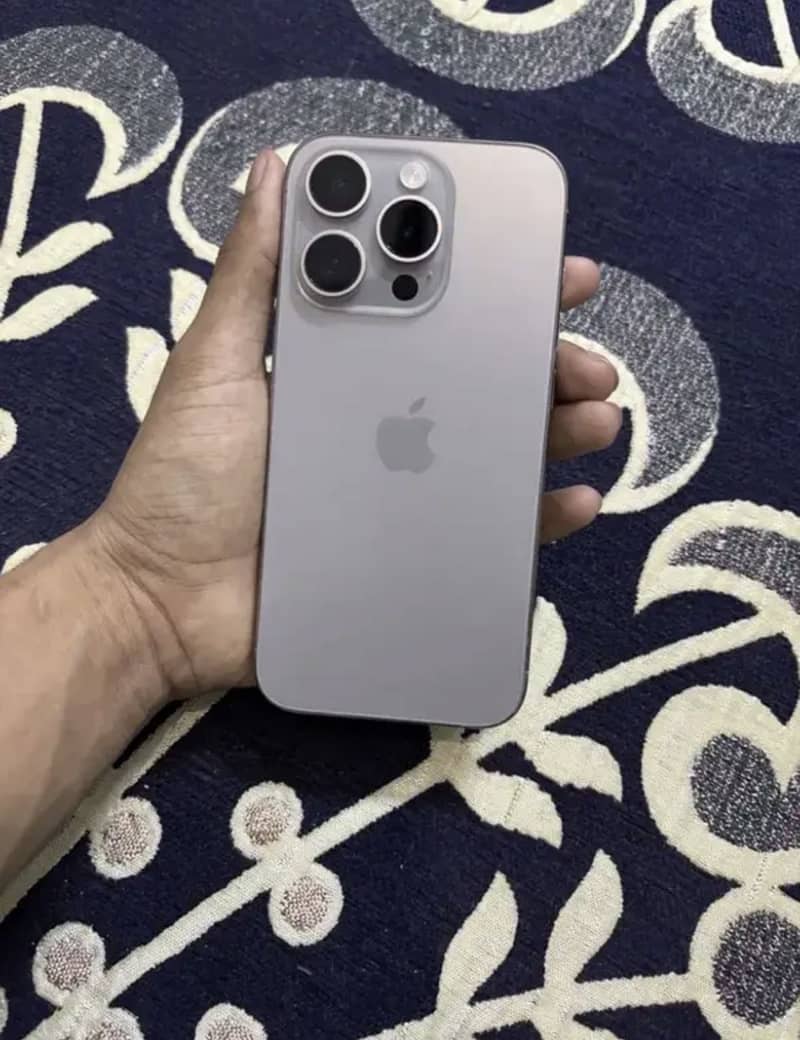 Apple iPhone 15 Pro 0
