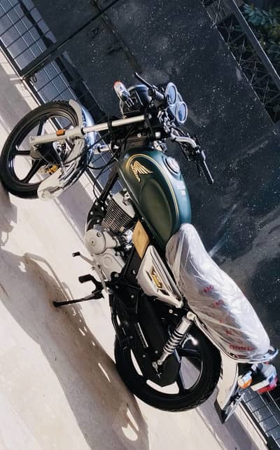 Honda CG 150 green