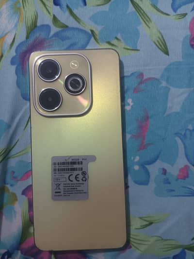 Infinix Hot 40i Box with charger