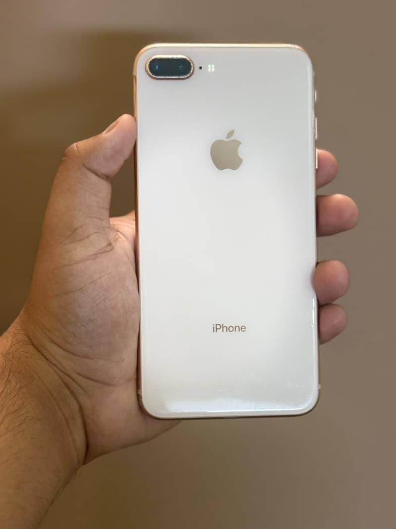 Apple iPhone 8 Plus 0