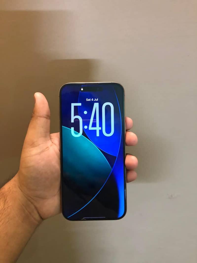 Apple iPhone 16 Pro Max 2