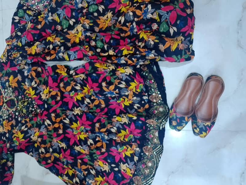 شرارا+فراک+ میچنگ کھسہ+دوپٹہ 2