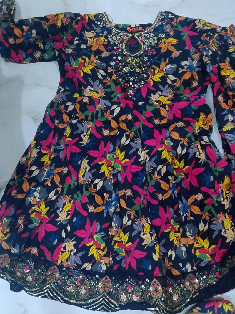 شرارا+فراک+ میچنگ کھسہ+دوپٹہ 4