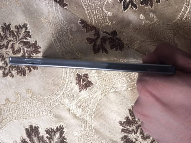 Sharp Aquos Zero6 2