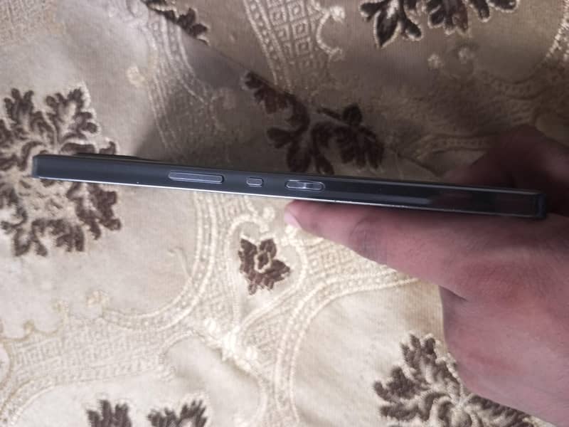 Sharp Aquos Zero6 3