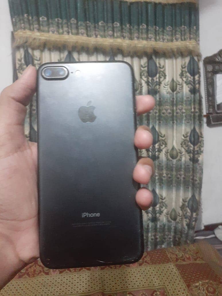 Apple iPhone 7 Plus 2