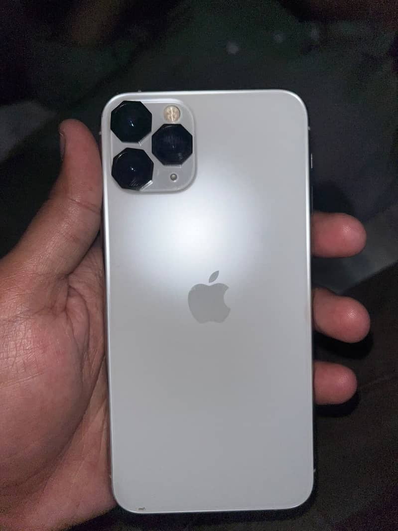 Apple iPhone 11 Pro 1
