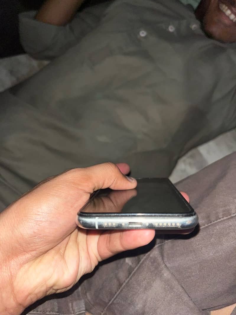 Apple iPhone 11 Pro 3