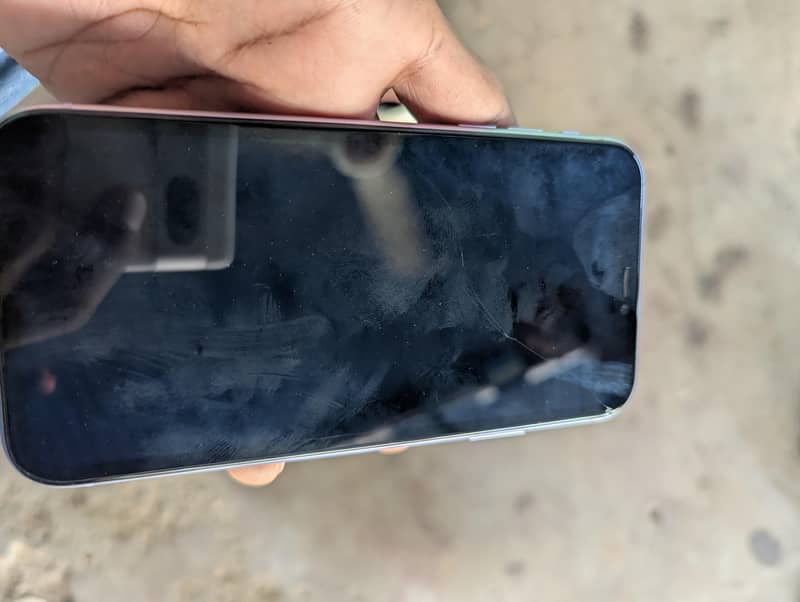 Apple iPhone 11 4
