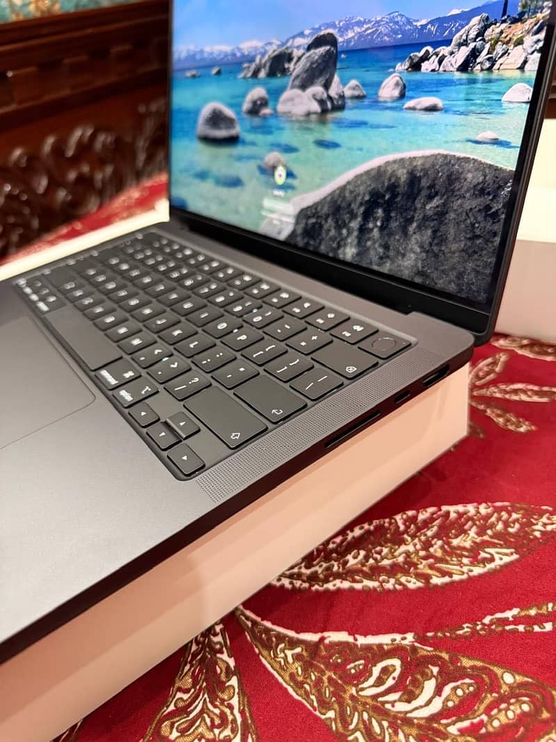 Macbook Pro M5 Pro 1