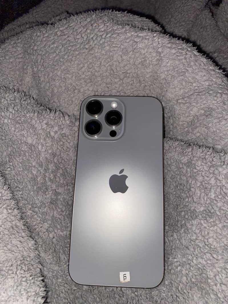 Apple iPhone 16 Pro Max 5