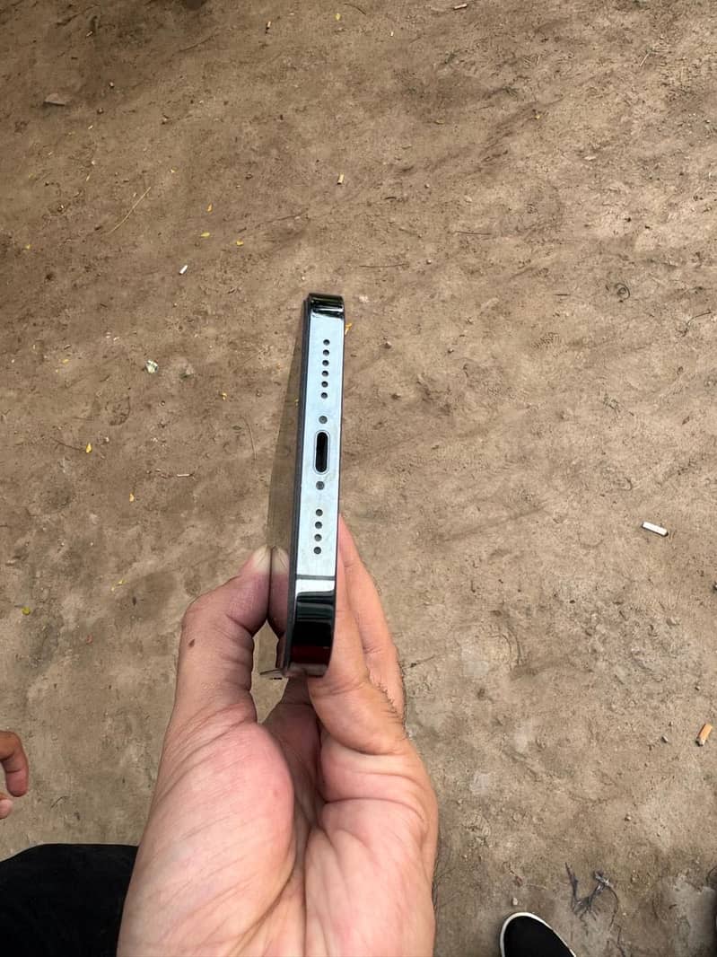Apple iPhone 12 Pro Max 3