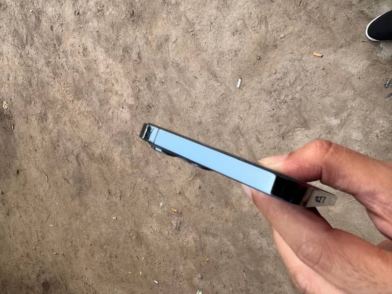 Apple iPhone 12 Pro Max 4