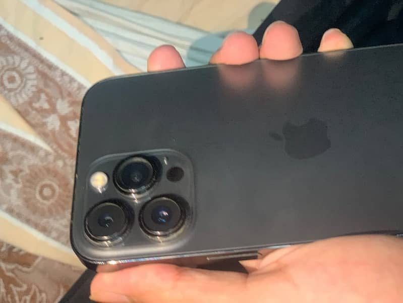 Apple iPhone 13 Pro Max 0