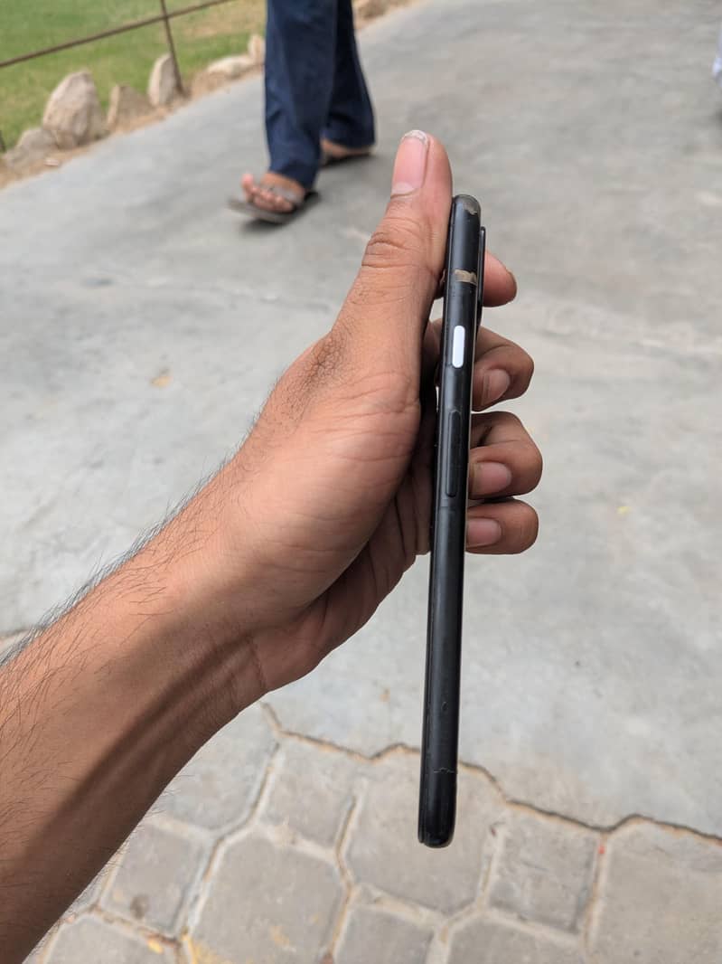 Google Pixel 4a 5