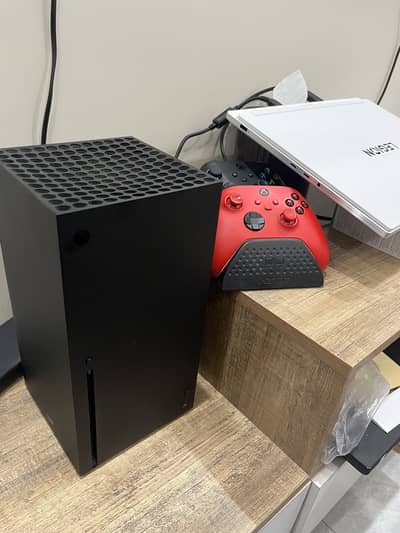 Selling Xbox Series X - 1 TB