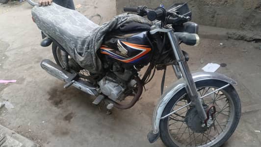 sukkur num 2018 model okay bike hai new ingine banwa ya hai 1 week phl
