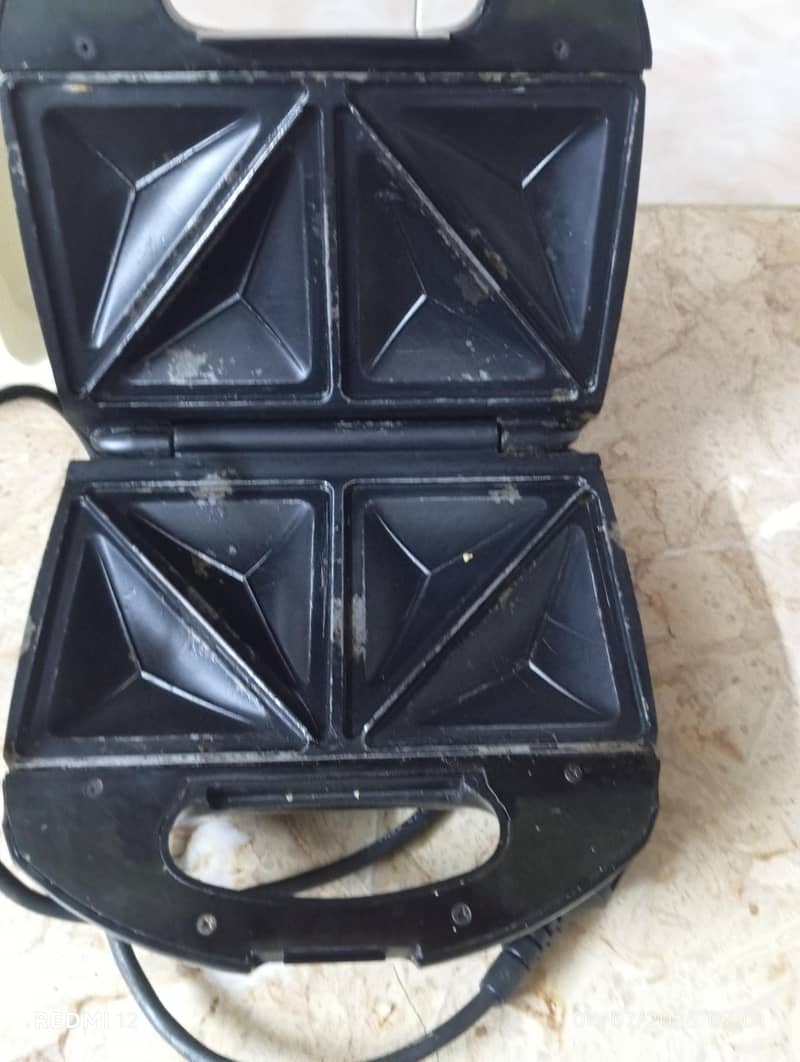 urgent sale sandwich maker 1
