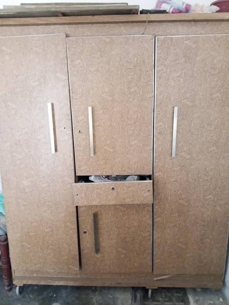 wardrobe 0
