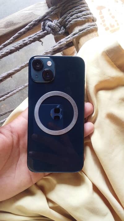 Apple iPhone 13