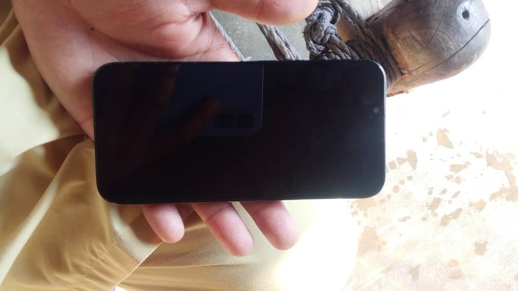 Apple iPhone 13 1