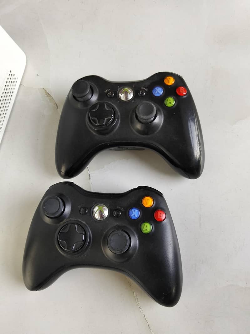 x box 360 with controller 3
