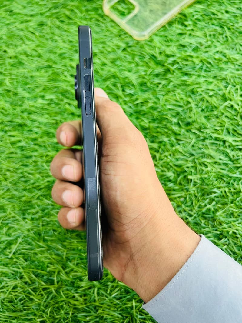 Apple iPhone 15 plus 4