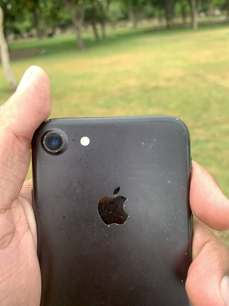 Apple iPhone 7 5