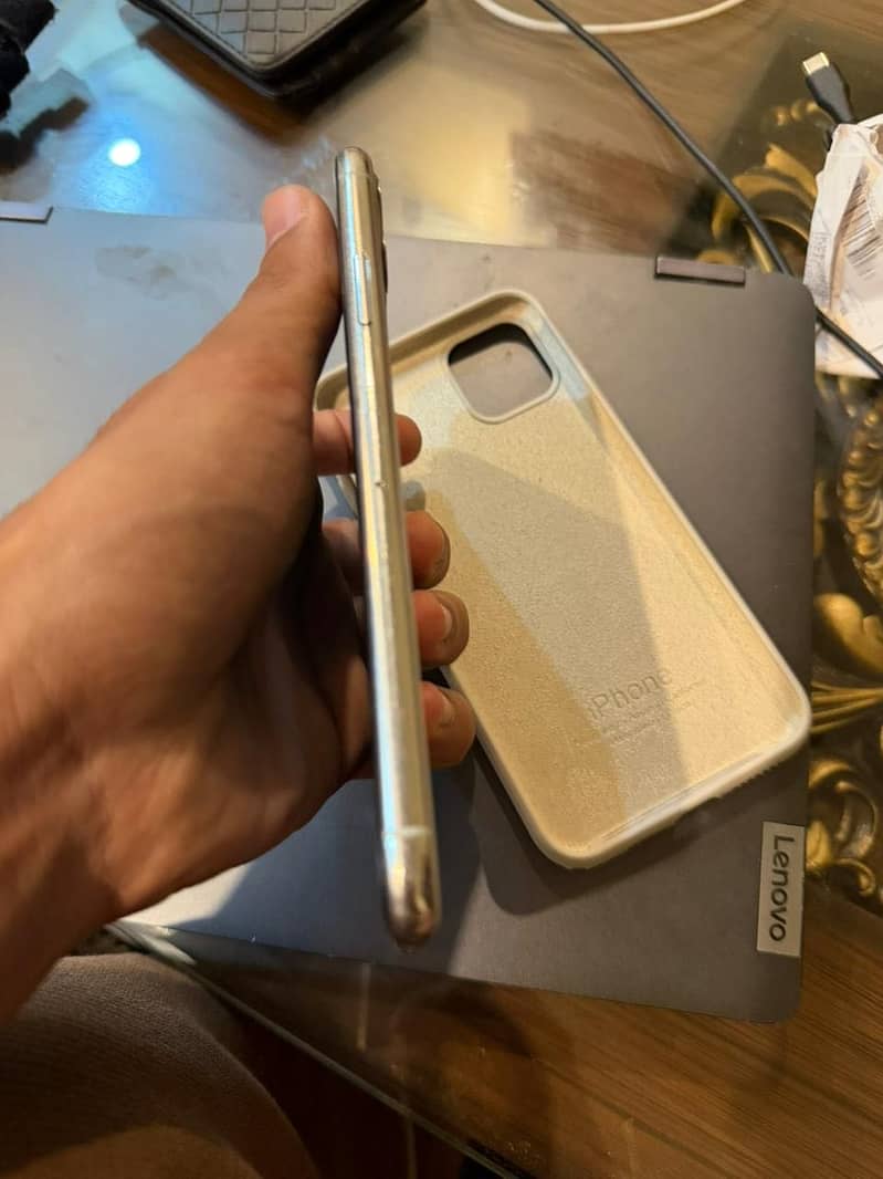 Iphone 11 pro max 1